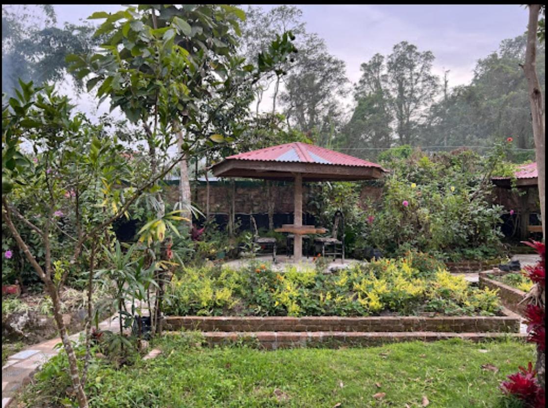 Gabelo Guest House Bukittinggi Εξωτερικό φωτογραφία